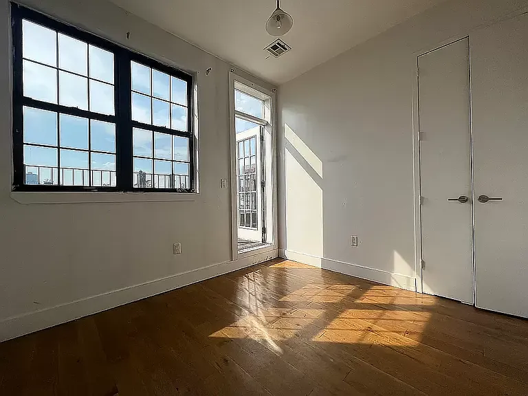 171 Suydam St #4R — Photo 24