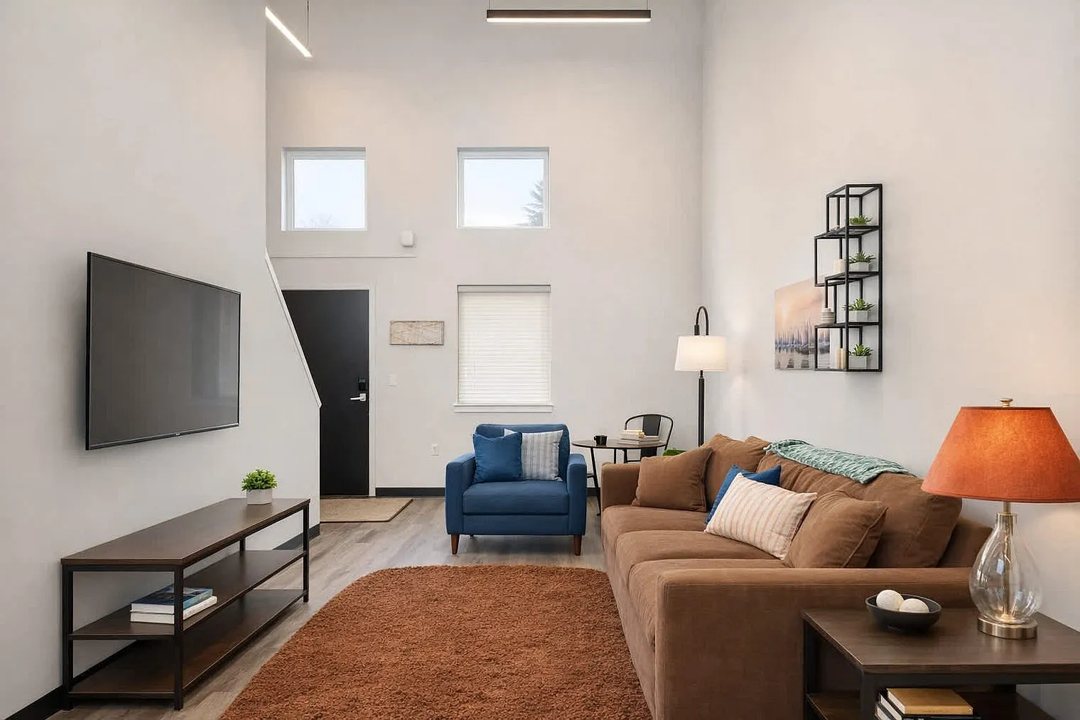 3 bed, 2.0 bath, 1194 sqft, $3,561 — Photo 1