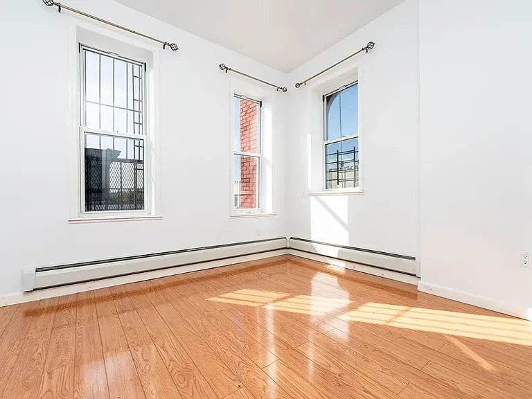 252 Irving Ave #3L — Photo 9