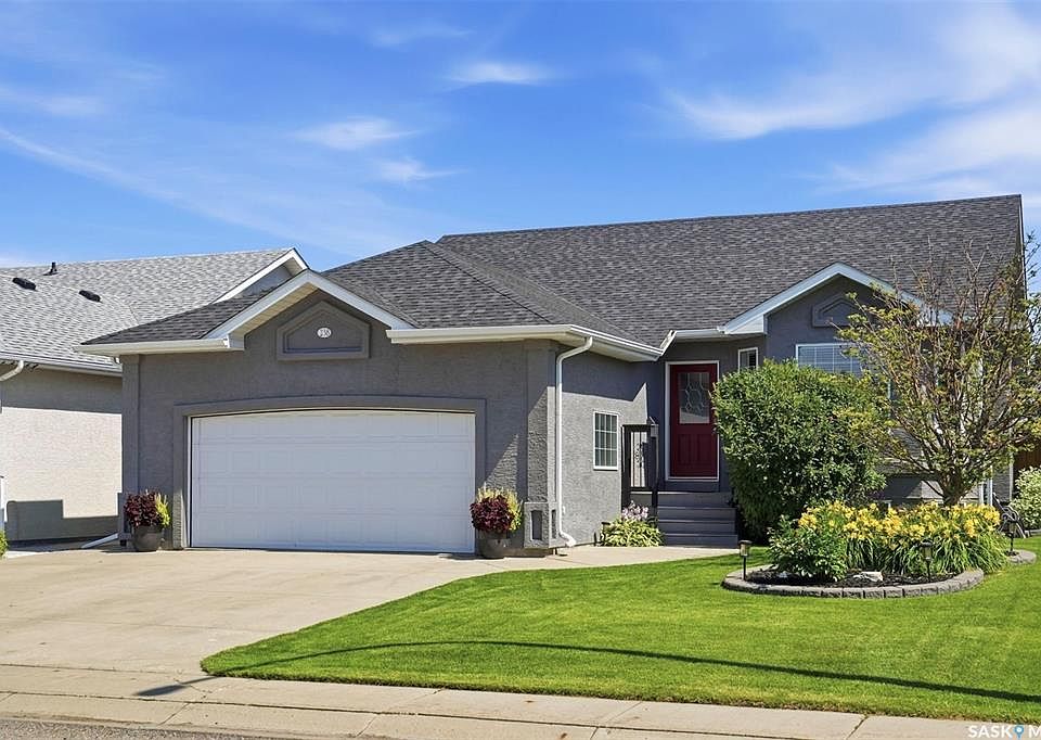 1st image of 238 Beechmont CRESCENT