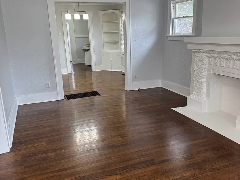 224 N Xenophon Ave — Photo 7