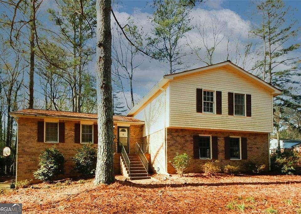 1st image of 382 Cascade Dr SW