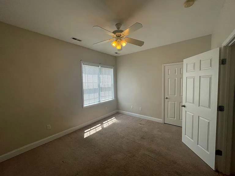 375 Lullwater Dr — Photo 21
