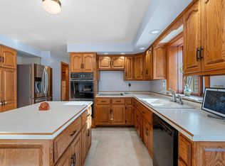 3075 Kingswood Ct, Green Bay, WI 54313