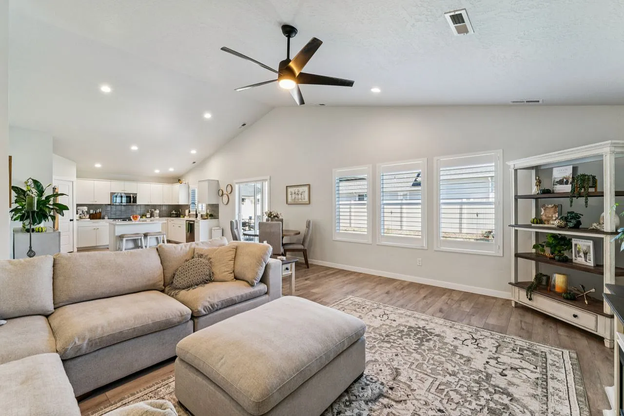 17602 North Beckwourth Avenue - 1 — Photo 4