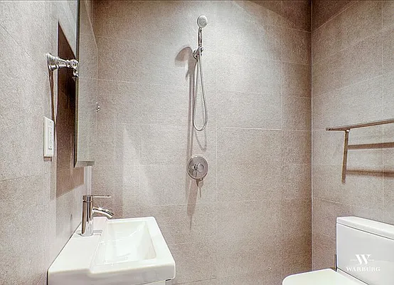 Rented by Warburg | media 17