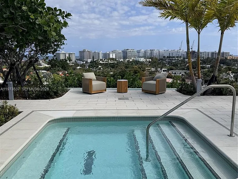 9201 E Bay Harbor Dr #309 — Photo 32