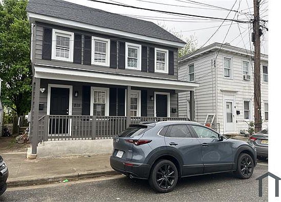 2nd image of 215 Church St