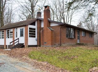 5520 Lincoln Pl, Gouldsboro, PA 18424