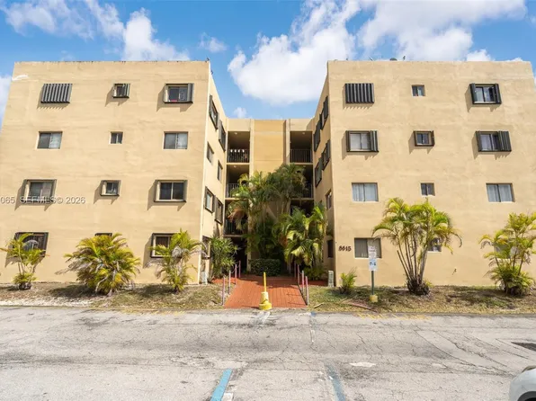 8615 NW 8th St APT 421, Miami, FL 33126