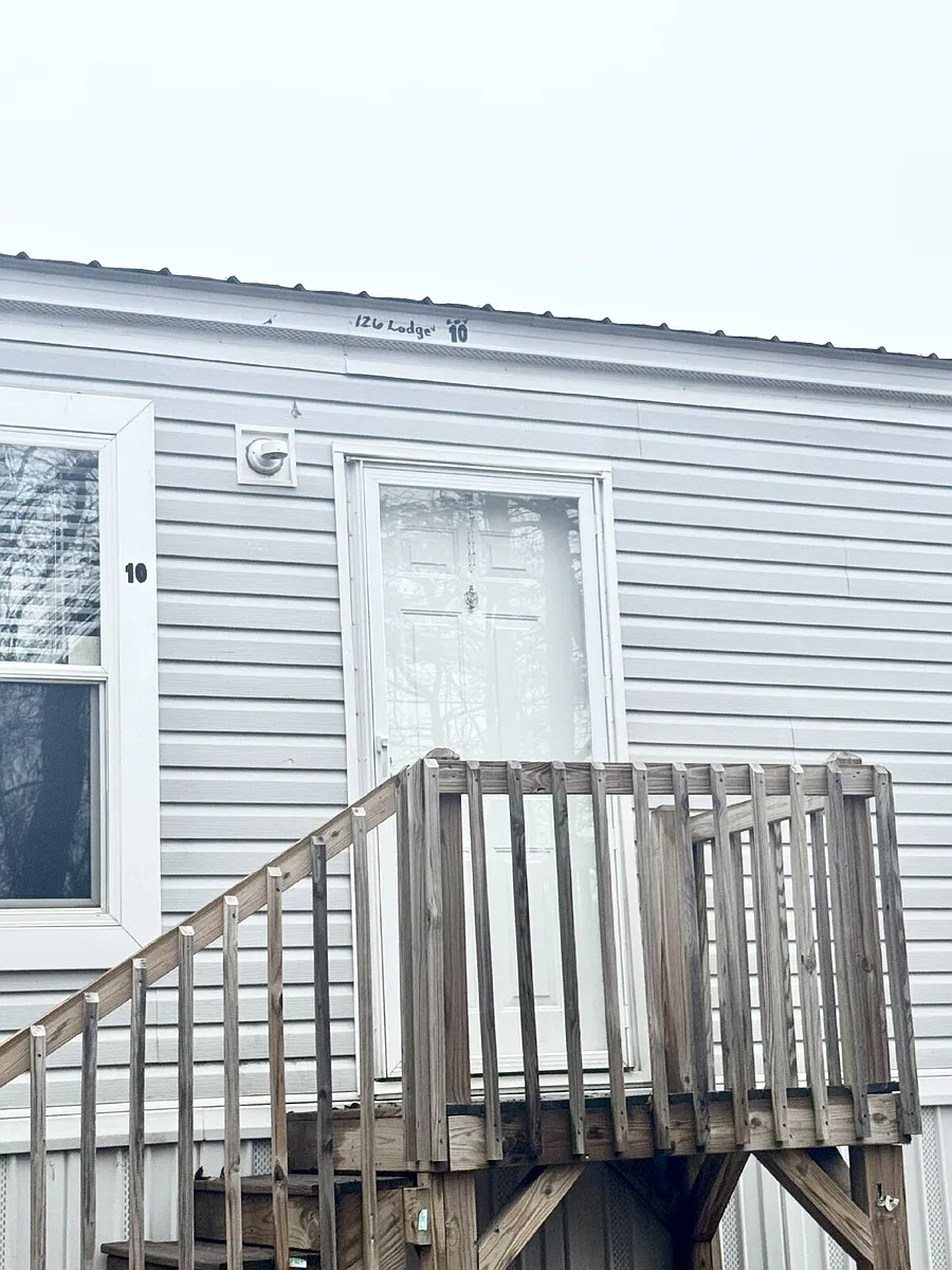 Building Photo - 126 Lodge Rd #10