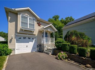 31 Chapin Ave, Waterbury, CT 06708