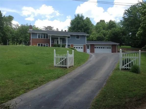 113 Quartz Ln, Latrobe, PA 15650