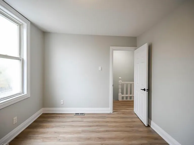 1024 Cannon St E — Photo 18