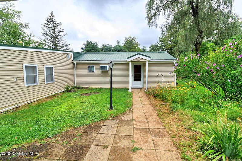 5th image of 351 Hoags Corners Road