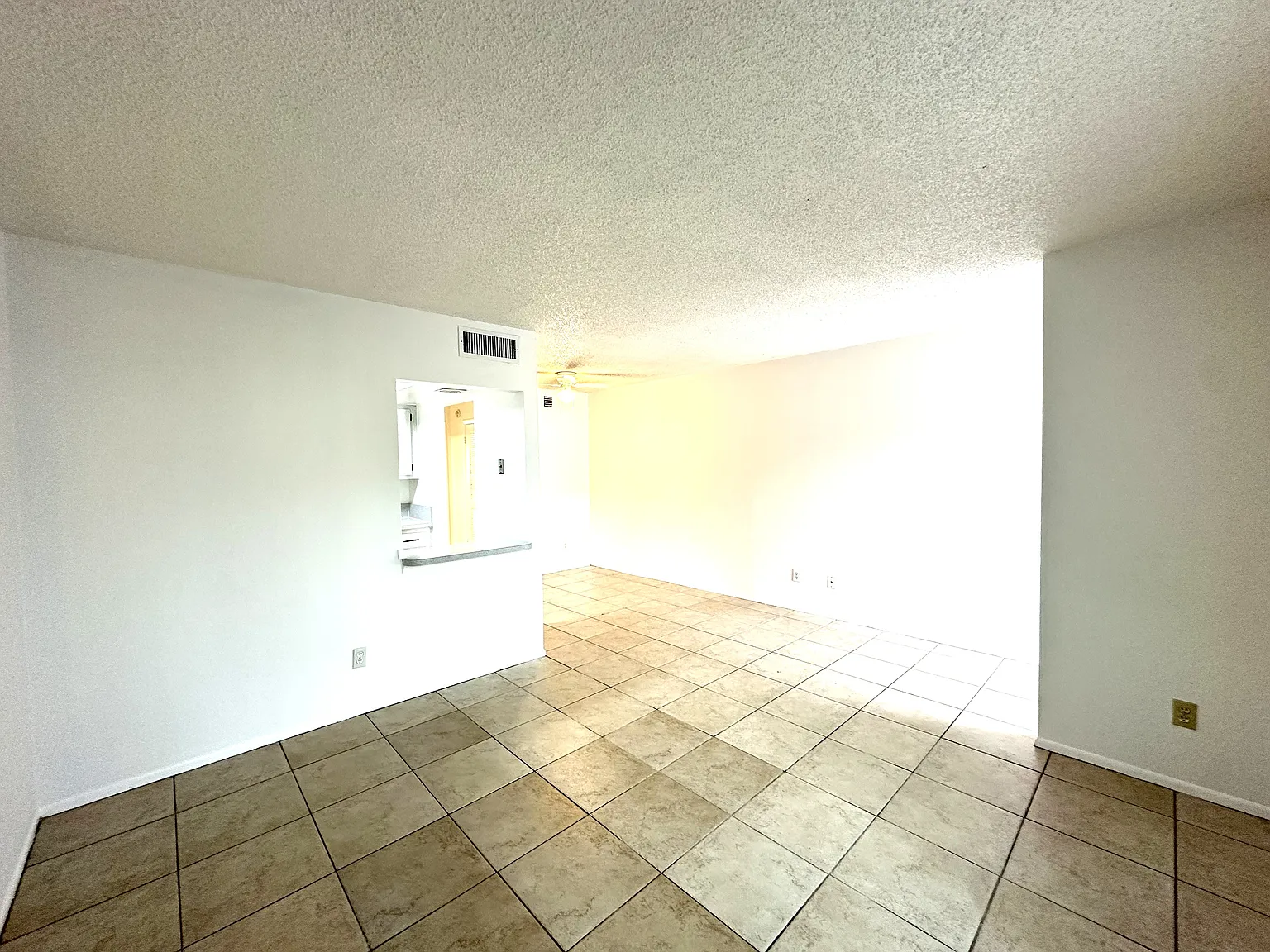 1 bed, 700 sqft, $1,325 — Photo 4