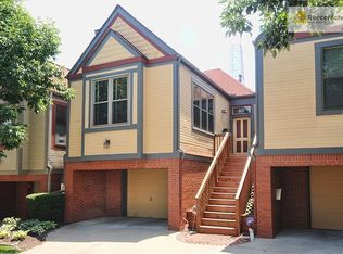107 E 29th St, Kansas City, MO 64108