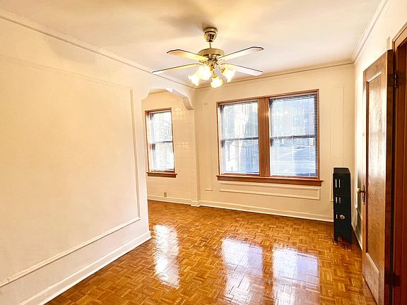 Deluxe 375 sq. ft. Studio