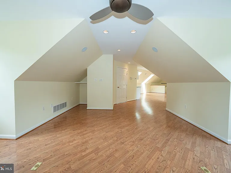 101 E Brookhaven Rd — Photo 83