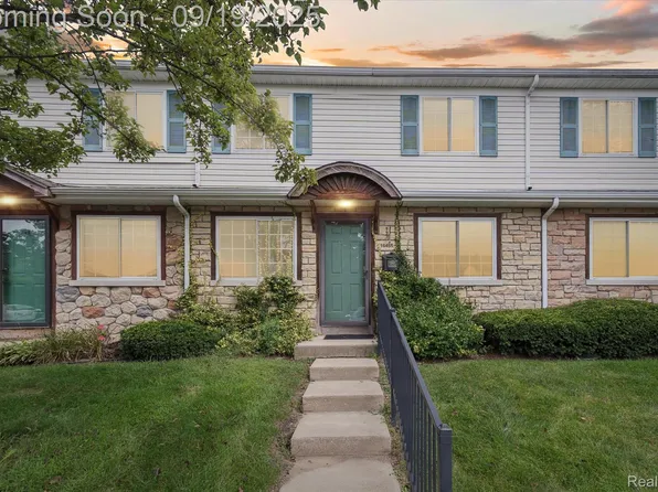 16455 Terrace Village Dr, Taylor, MI 48180