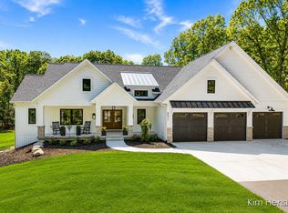 8571 Young Ave, Rockford, MI 49341