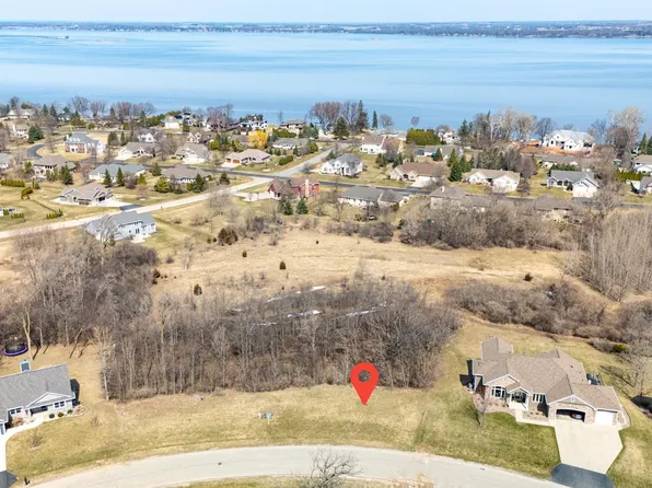 Stonegate Dr #87, Oshkosh, WI 54904