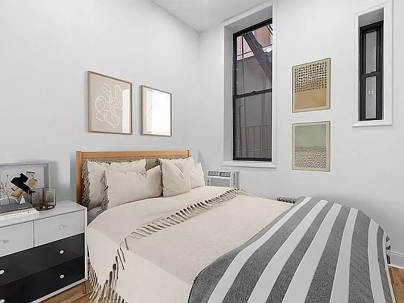 5th image of 139 E 13th St