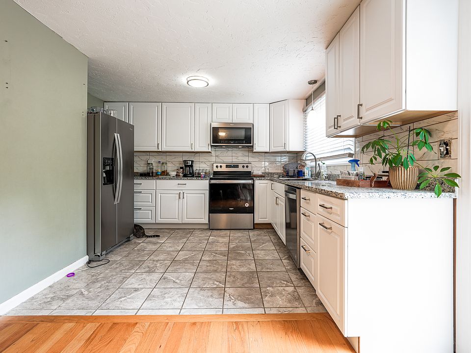 1st image of 560 Bedford St APT E7