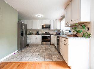 560 Bedford St APT E7, Abington, MA 02351