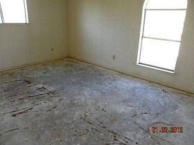2nd image of 410 W McLennan Ave
