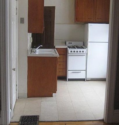 2nd image of 2082 Marshall Ave #4