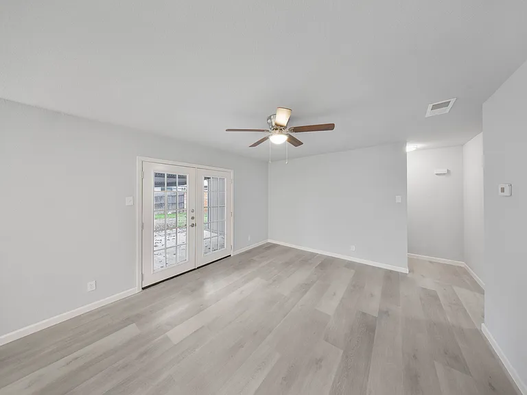 4243 Greystone Dr — Photo 8
