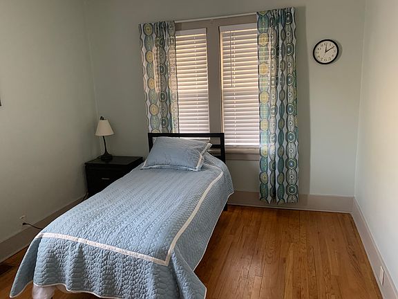 5th image of 4413 Leavenworth St