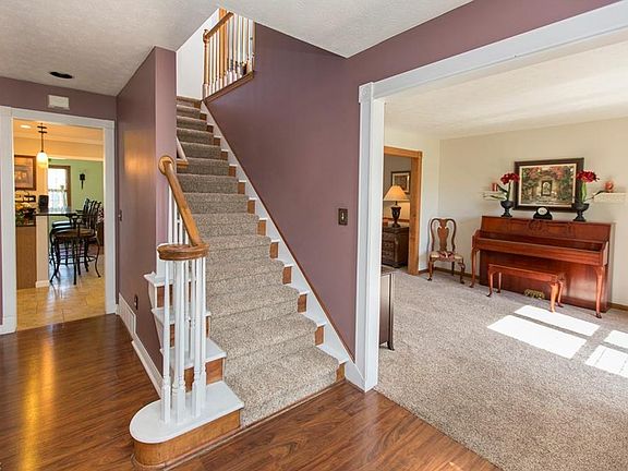 2nd image of 39346 Thornfield Dr