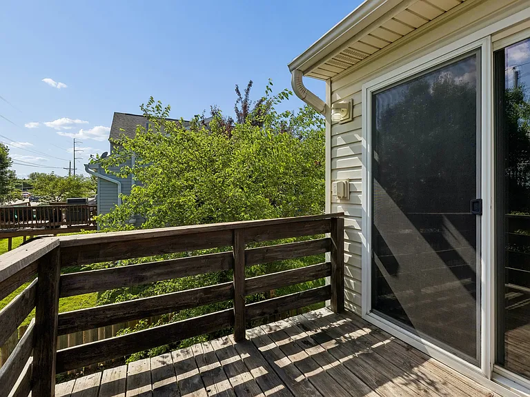 16013 Robin Dr — Photo 24