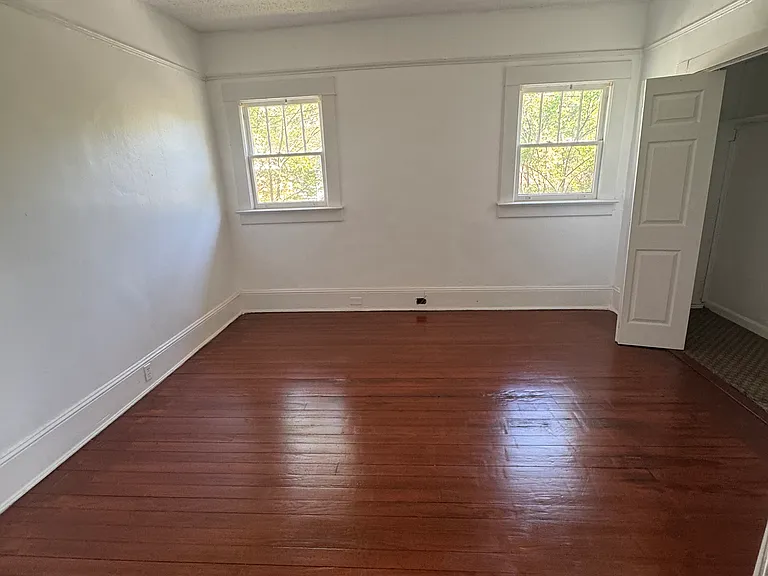 415 Hopkins St SW — Photo 10