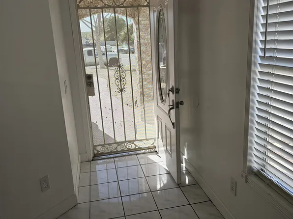 (undisclosed Address), Colton, CA 92324