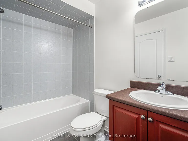 729 Nakina Way — Photo 38