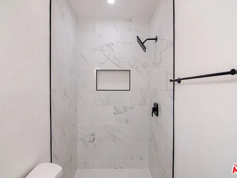 344 S Rexford Dr #4 — Photo 18