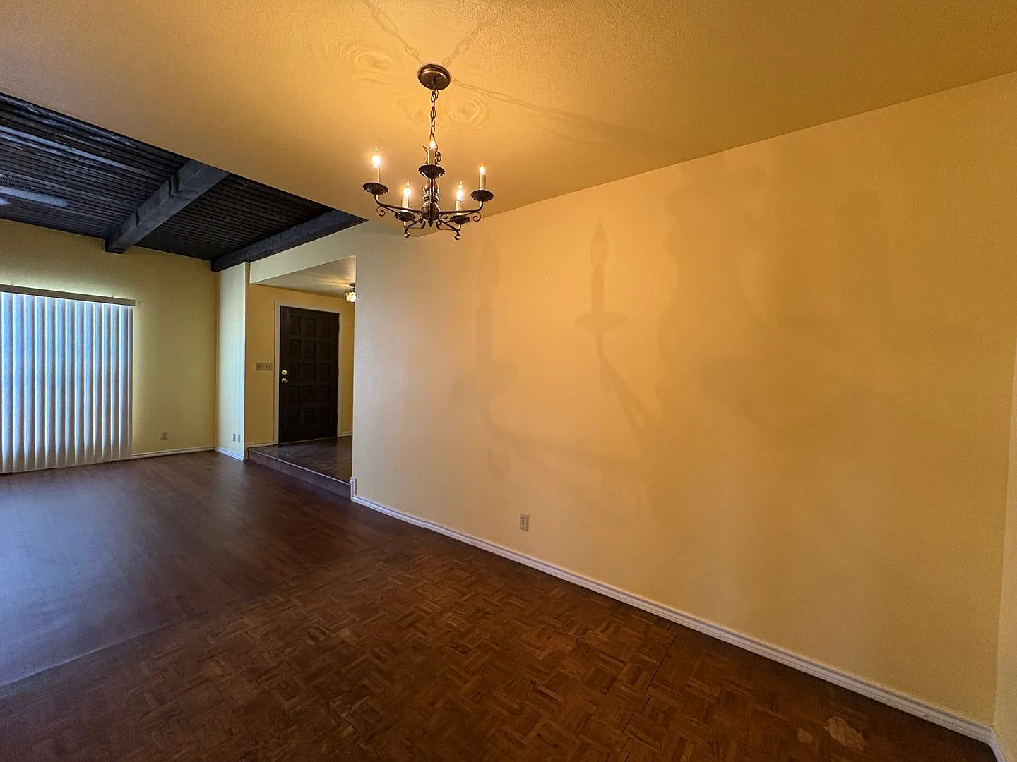 Mesa 2 Bedroom 1 Bath in Triplex Building — Photo 4