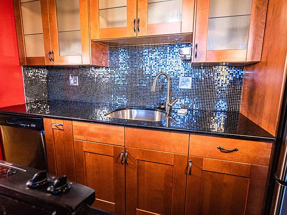 3rd image of 222 Williams St E APT 420