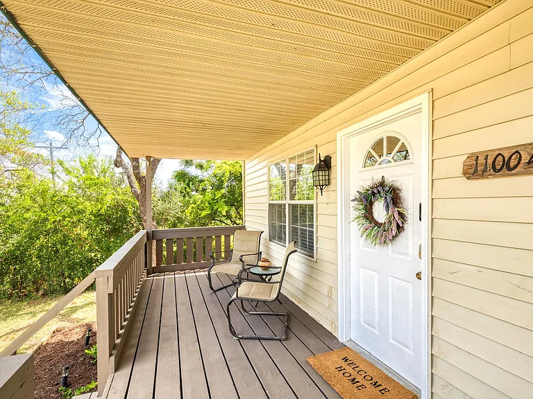 11004 Elm St — Photo 2