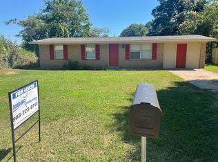 306 Rozzell Ave, Wake Village, TX 75501