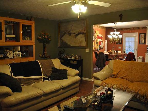 3rd image of 4203 Fair Grove Dr