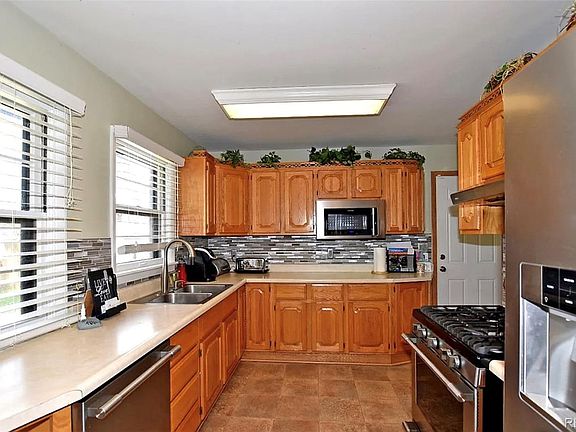 2nd image of 2822 W 5th Street