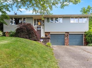 2711 Carmelita Dr, Pittsburgh, PA 15241