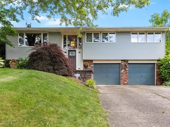 2711 Carmelita Dr, Pittsburgh, PA 15241