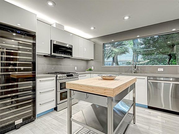 4th image of 5206 N Braeswood Blvd