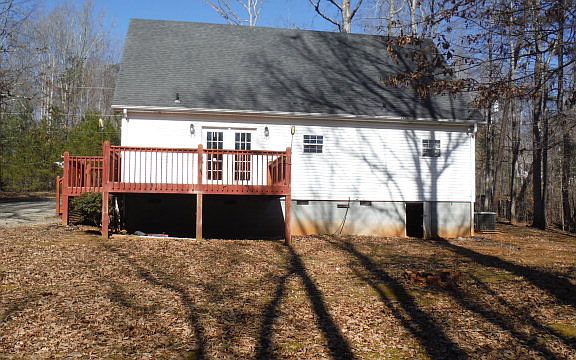 3rd image of 160 Stoneridge Dr