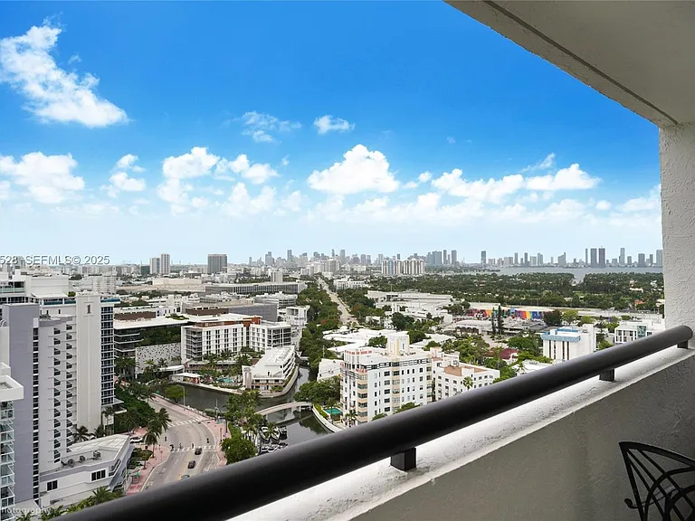 2555 Collins Ave #Penthouse 114 — Photo 15